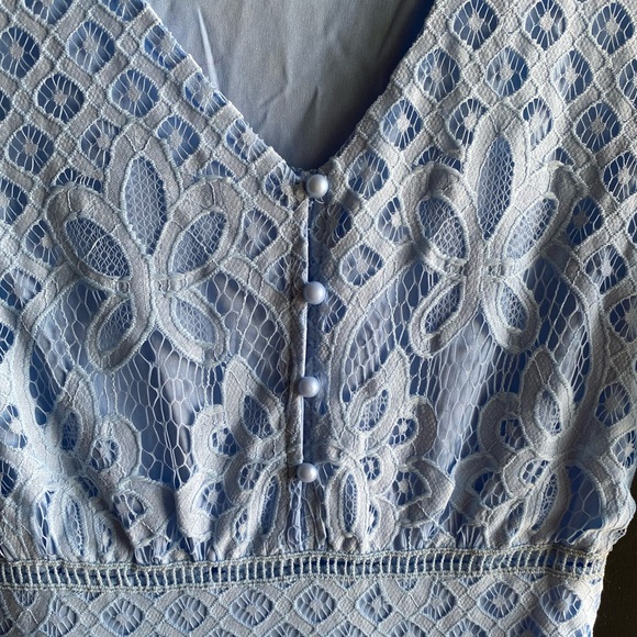 NWOT Half Sleeve V Neck Button Detail Lace Embroidery Dress Size Small - Picture 4 of 10
